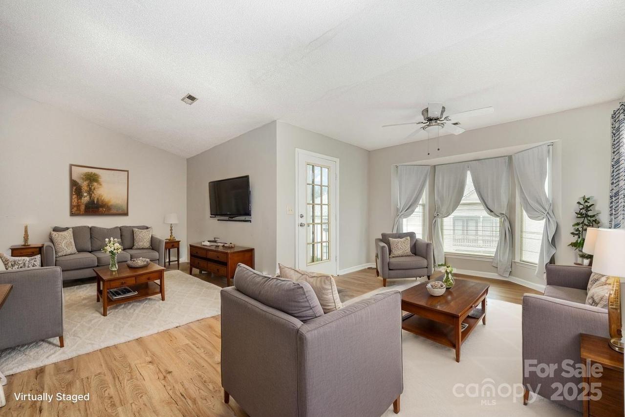 6219 Rosecroft Dr. #J, Charlotte, NC 28215