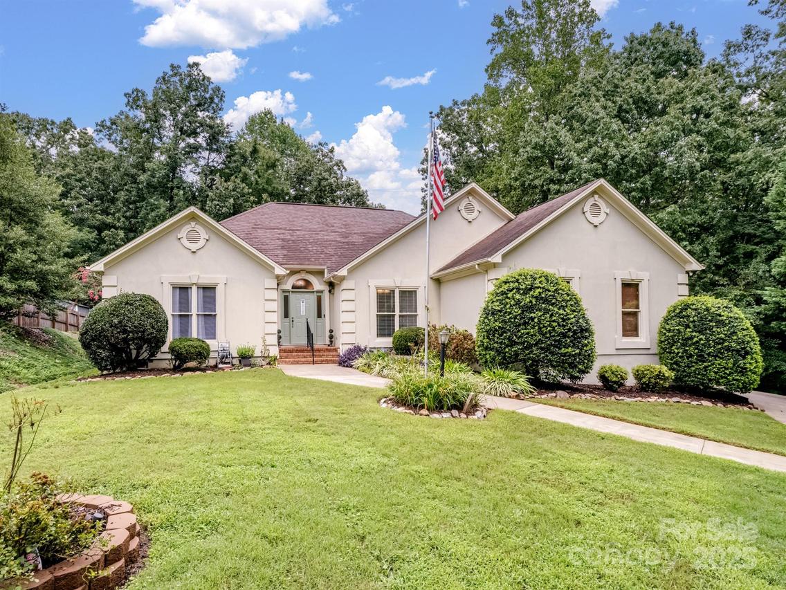 202 Woodridge Dr., Belmont, NC 28012