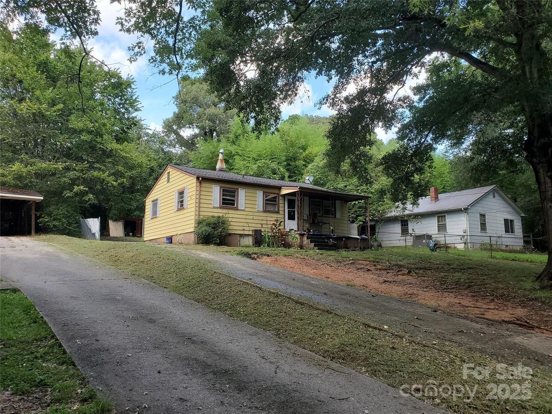 1420 W Mauney Ave., Gastonia, NC 28052