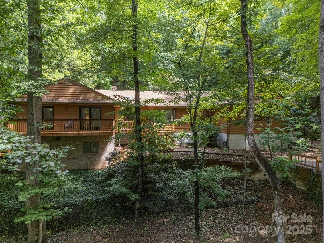 39 Foxglove Rd., Hendersonville, NC 28739