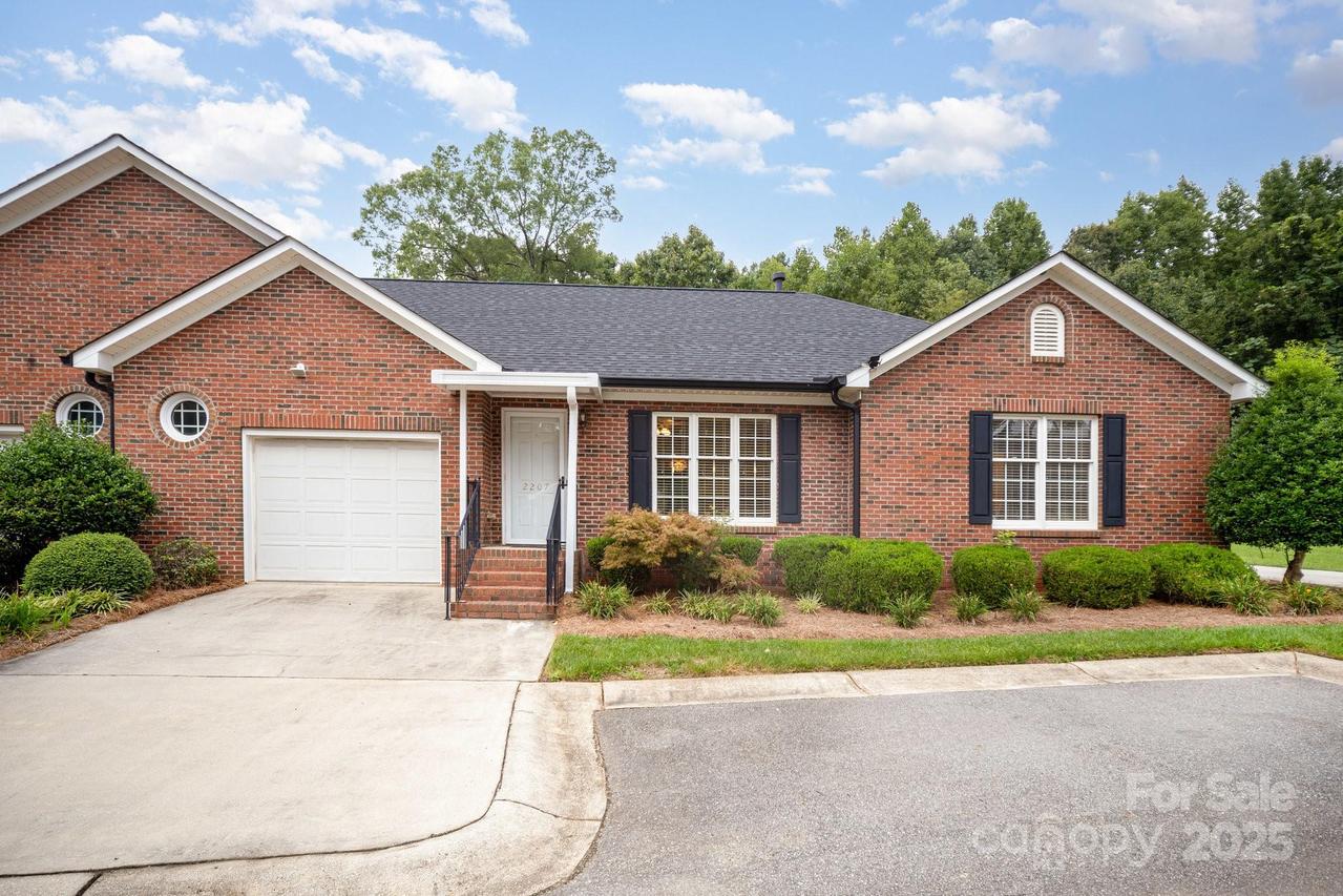 2207 Windsor Woods Dr., Gastonia, NC 28054