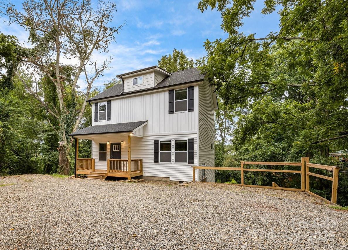92 Moody Ave., Candler, NC 28715