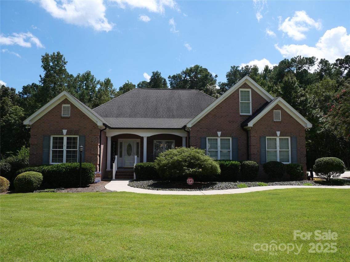 160 Williamsburg Ln., Wadesboro, NC 28170
