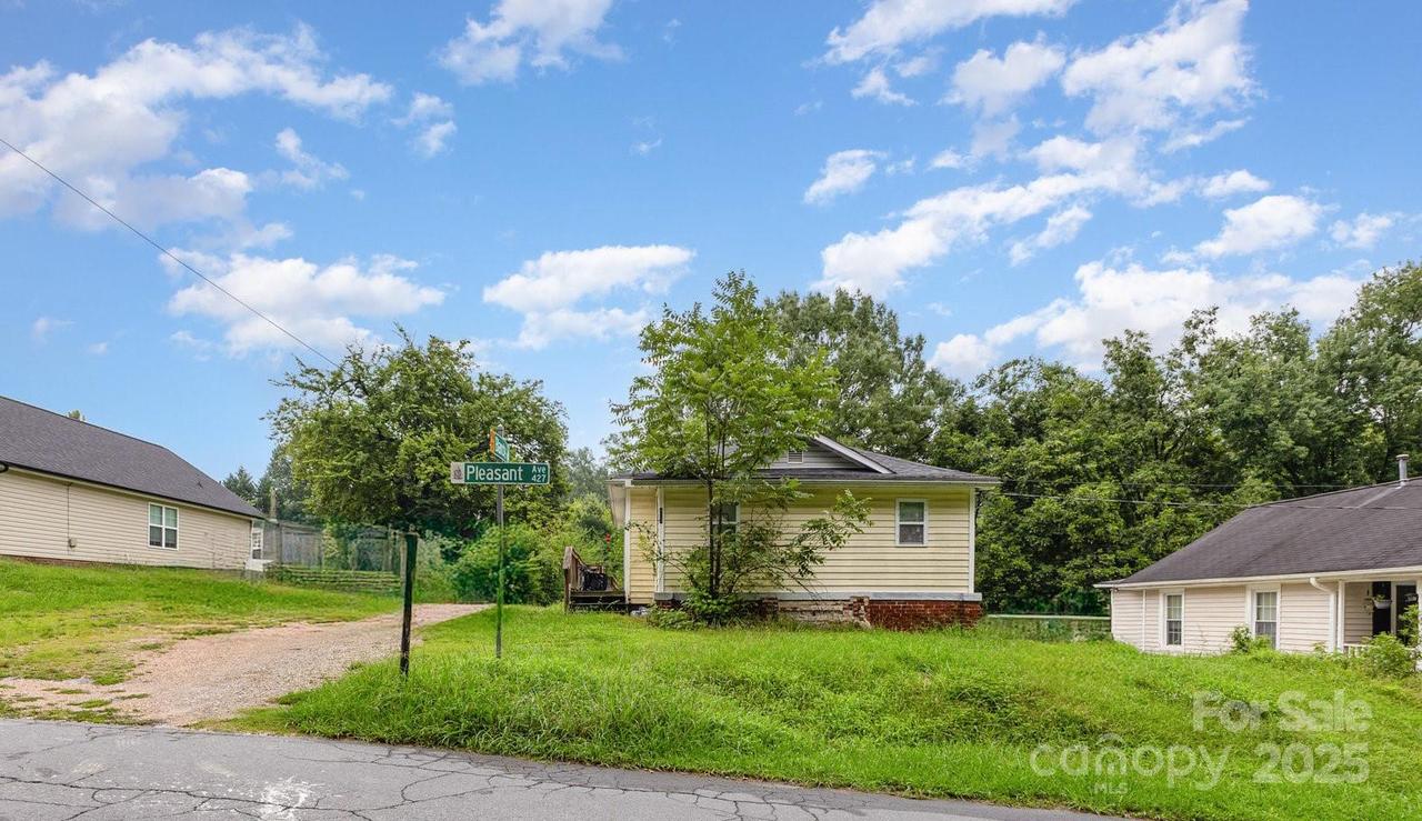 427 Pleasant Ave., Kannapolis, NC 28081