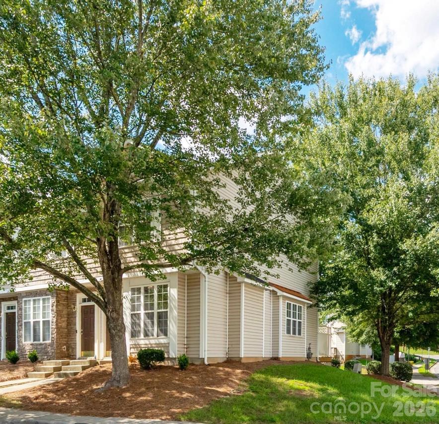 575 Goldstaff Ln., Charlotte, NC 28273