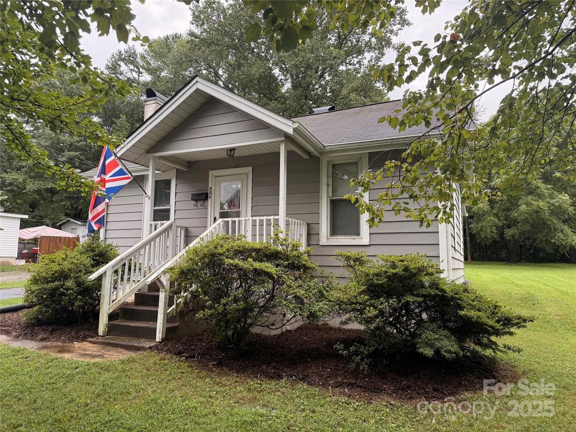 986 20th St., Hickory, NC 28601