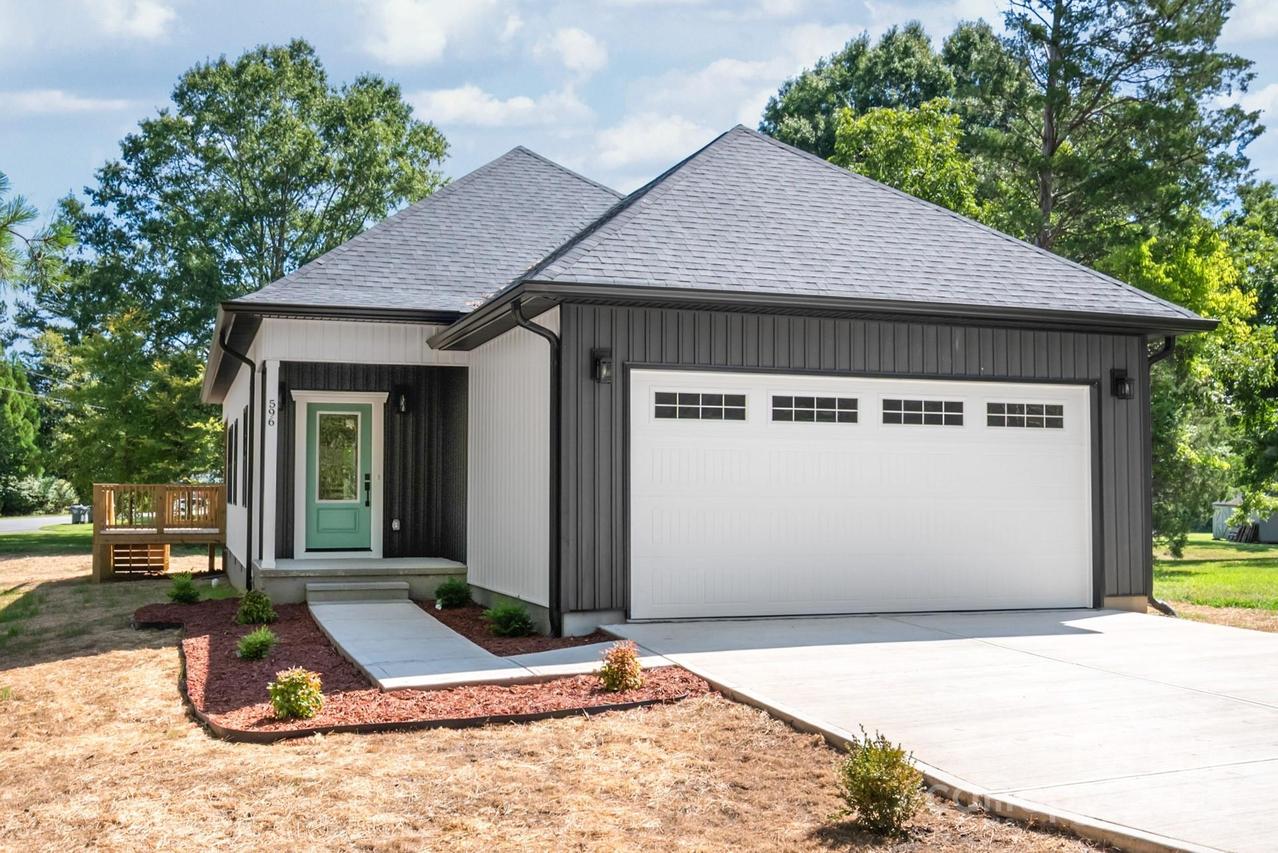596 Goldmoor Dr., Concord, NC 28025