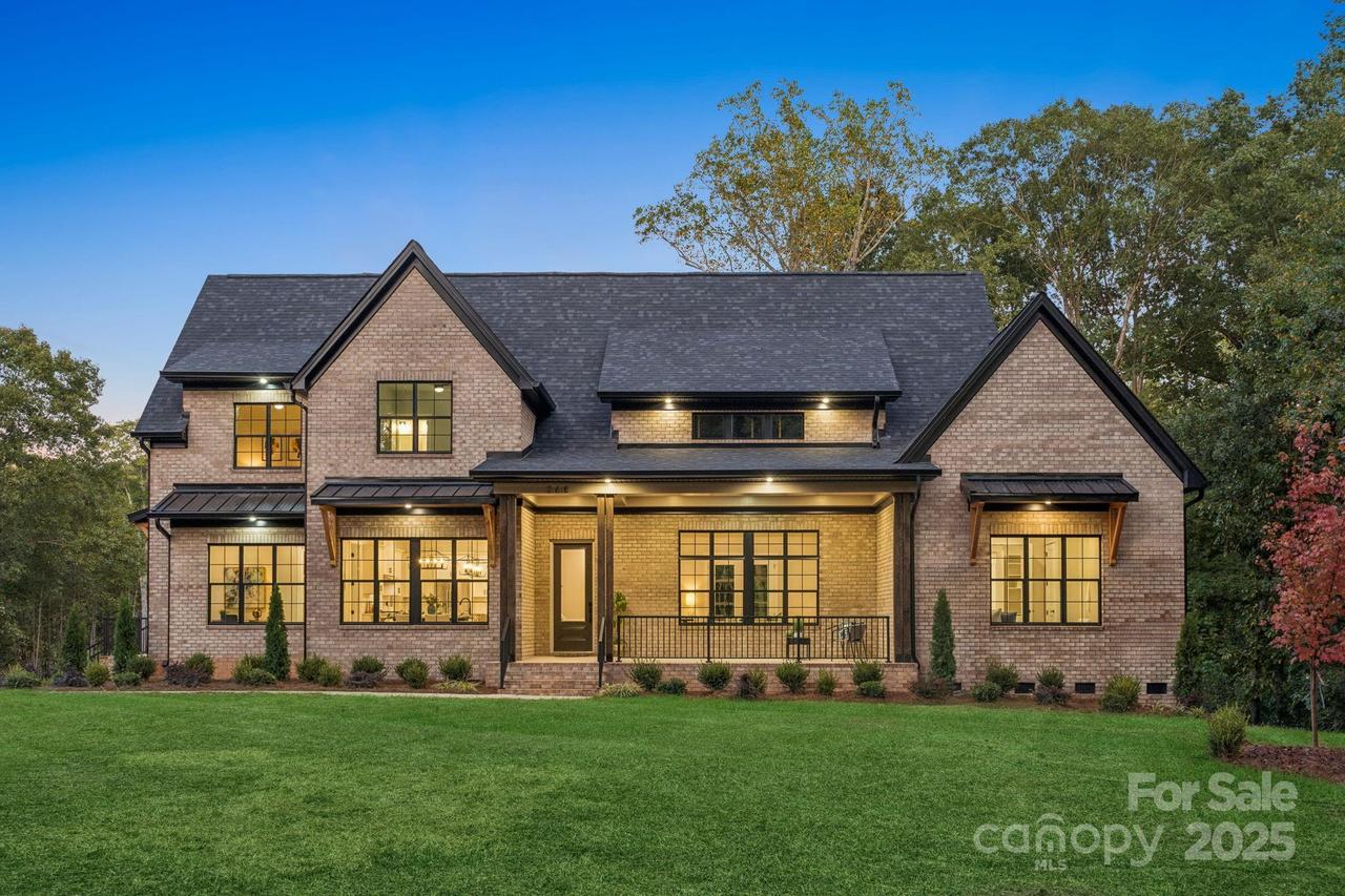 268 Laurel Crest Dr., Kannapolis, NC 28081
