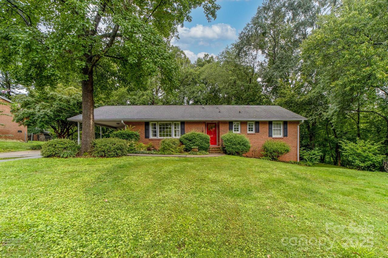 123 Forest Dr., Belmont, NC 28012
