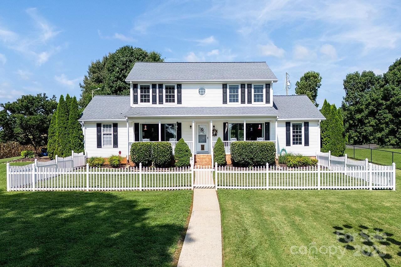 46338 Chase Point Dr., Norwood, NC 28128