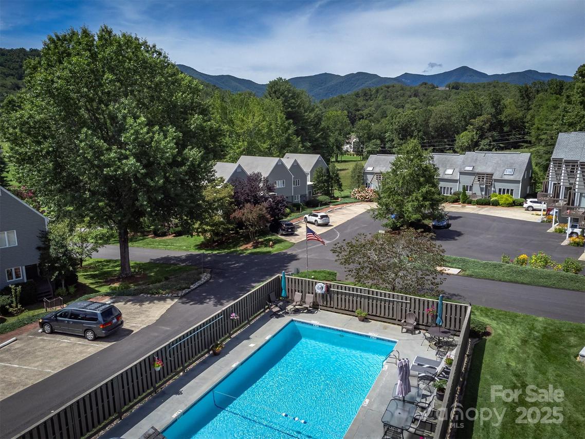 3B Lynx Dr., Black Mountain, NC 28711