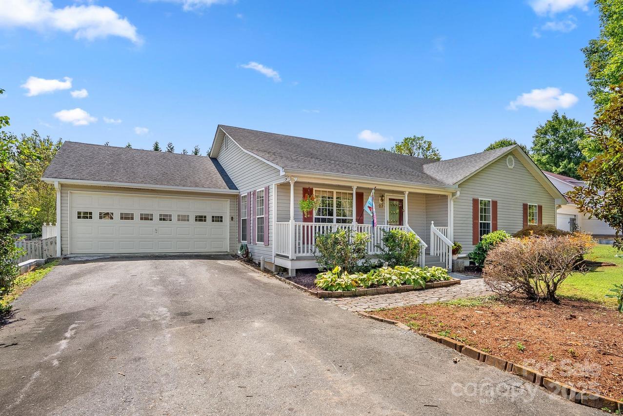 27 Eden Glen Rd., Black Mountain, NC 28711