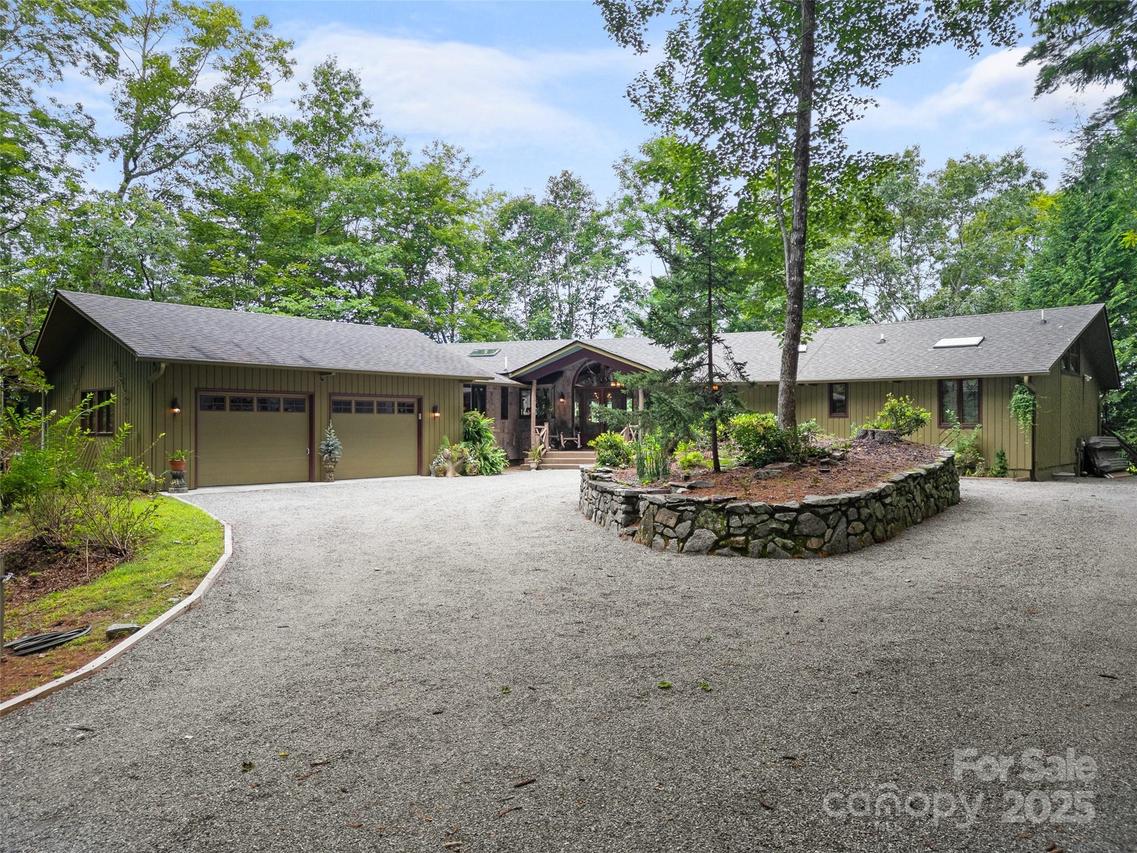 632 Dvdisdi Ct., Brevard, NC 28712