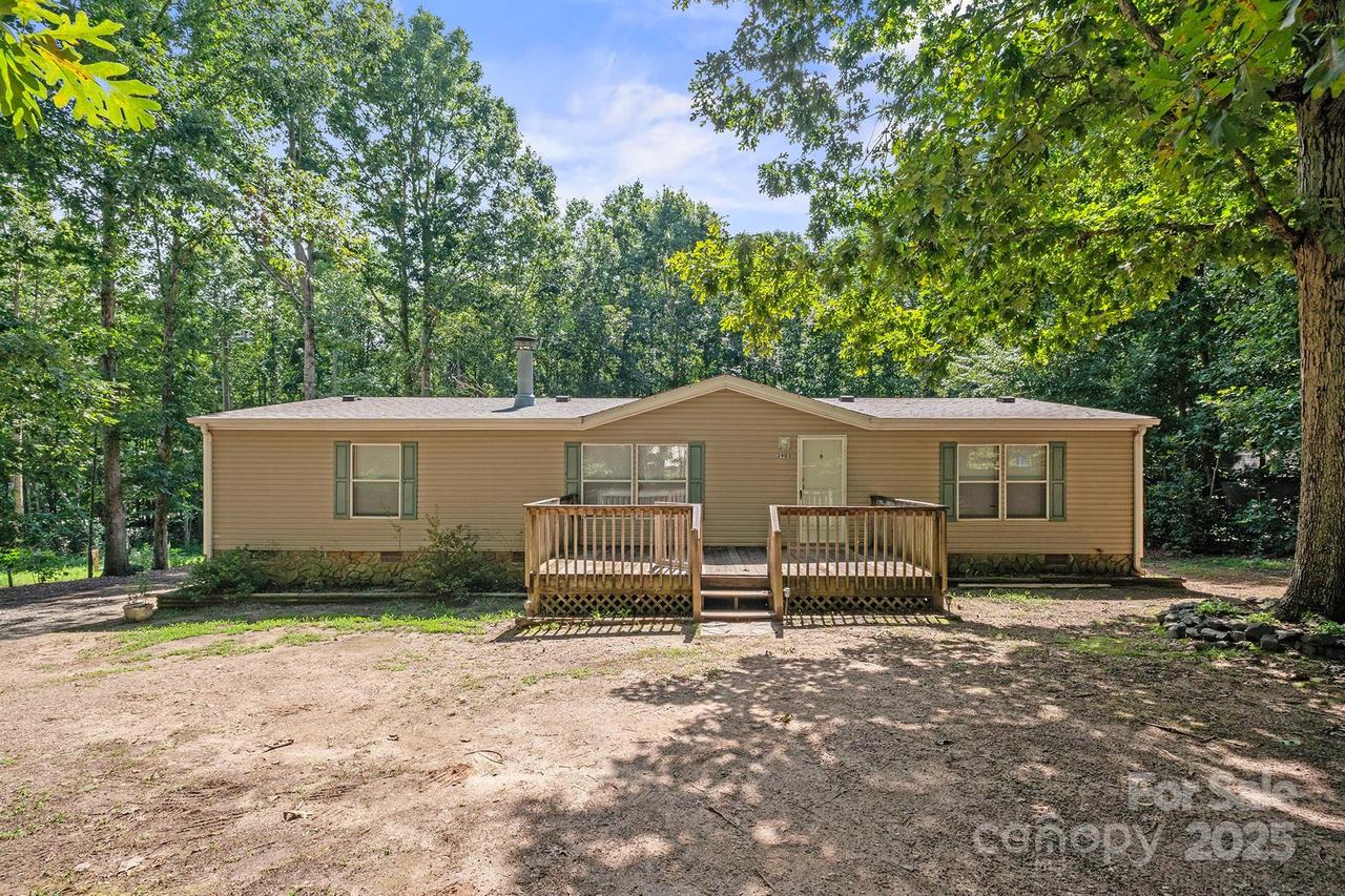3903 Benny Shrum Ln., Maiden, NC 28650