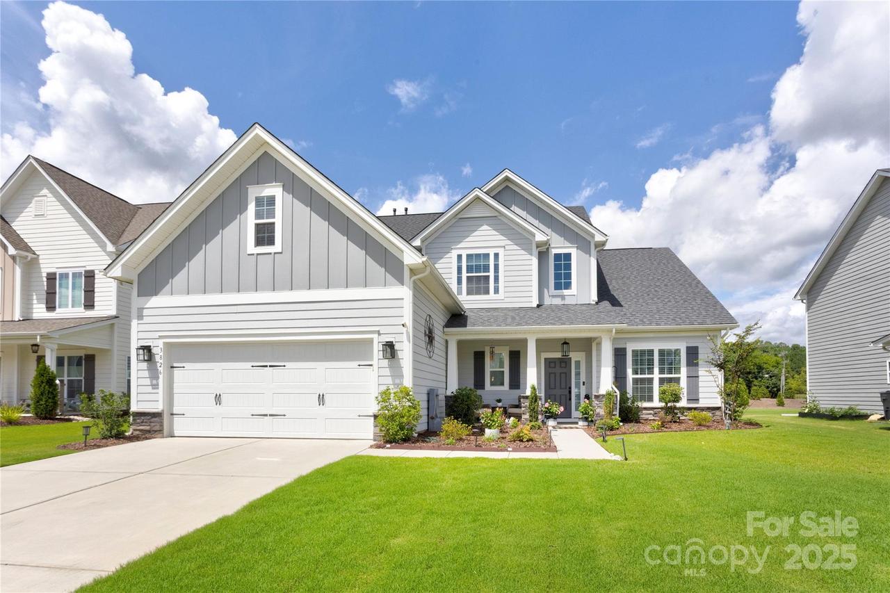 3826 Dahlia Dr., Harrisburg, NC 28075