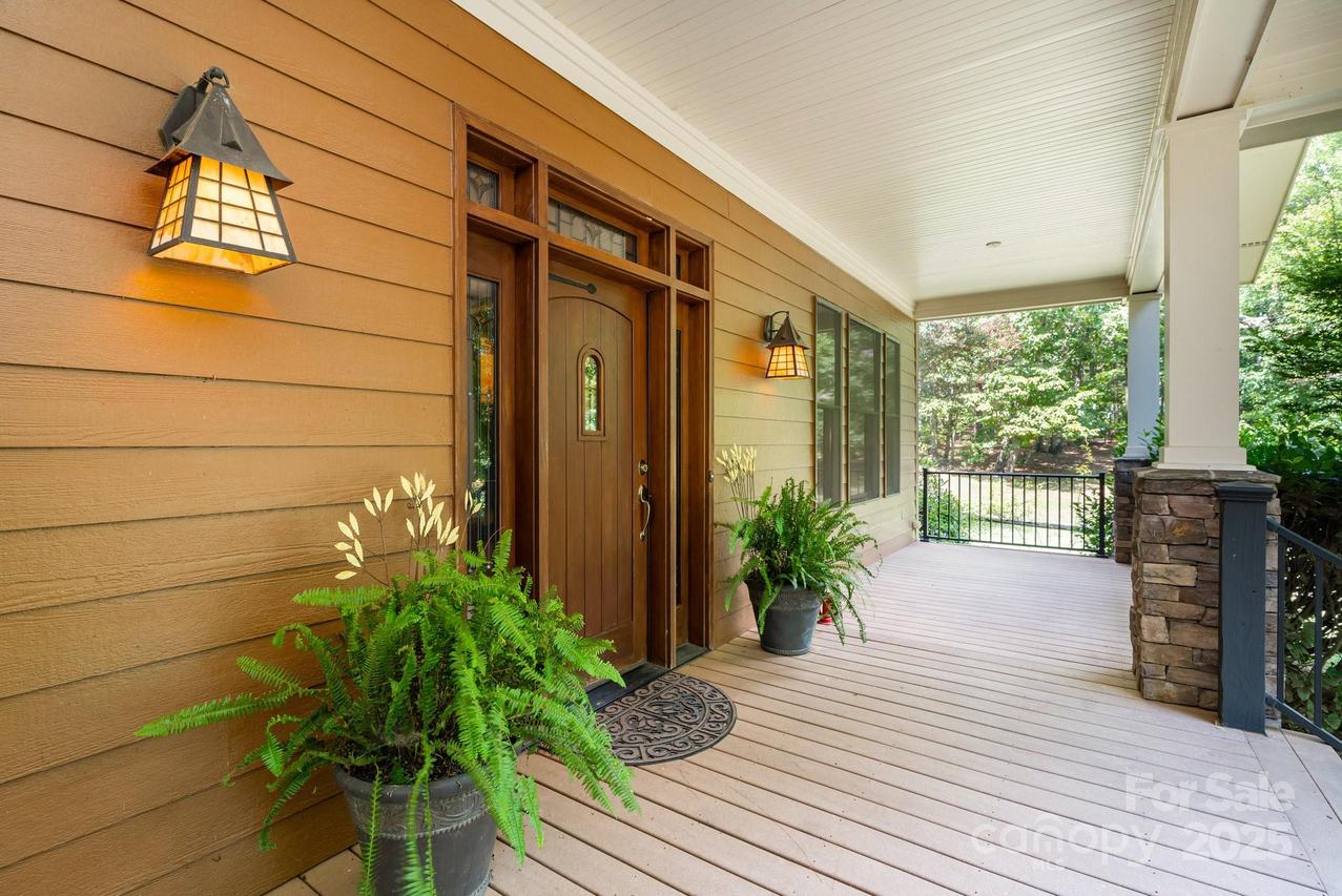 146 N Harbor Watch Dr., Statesville, NC 28677