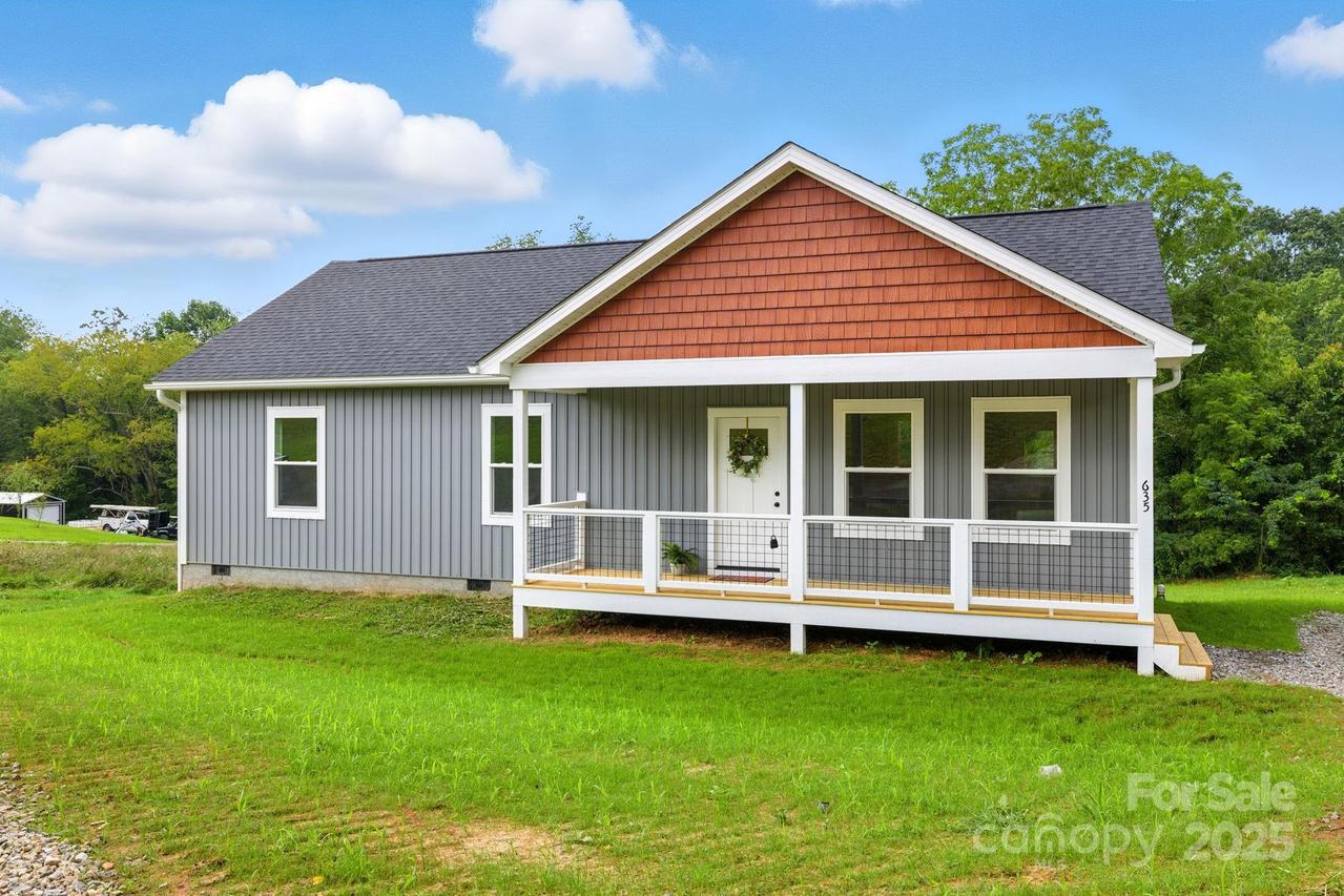 636 Silkwood Dr., Canton, NC 28716