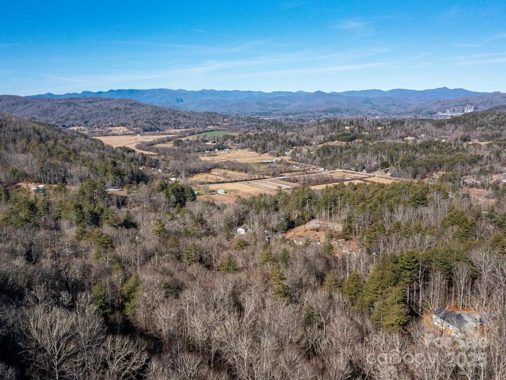 250 Paradise Cove Rd., Penrose, NC 28766