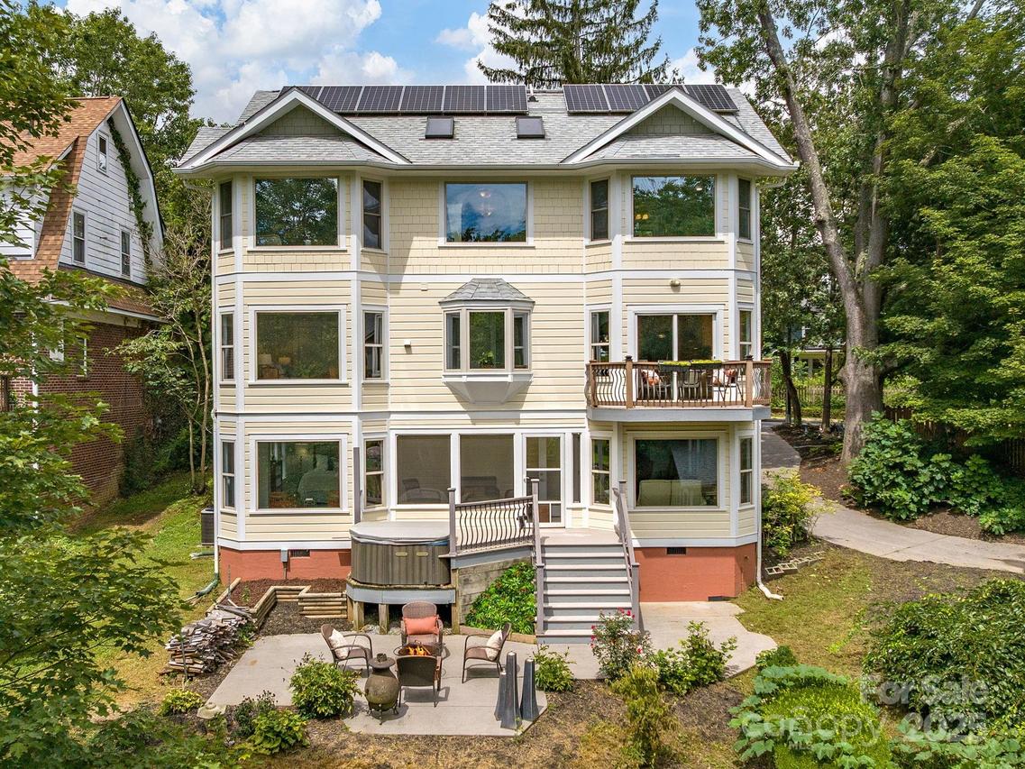 135 Westwood Pl., Asheville, NC 28806