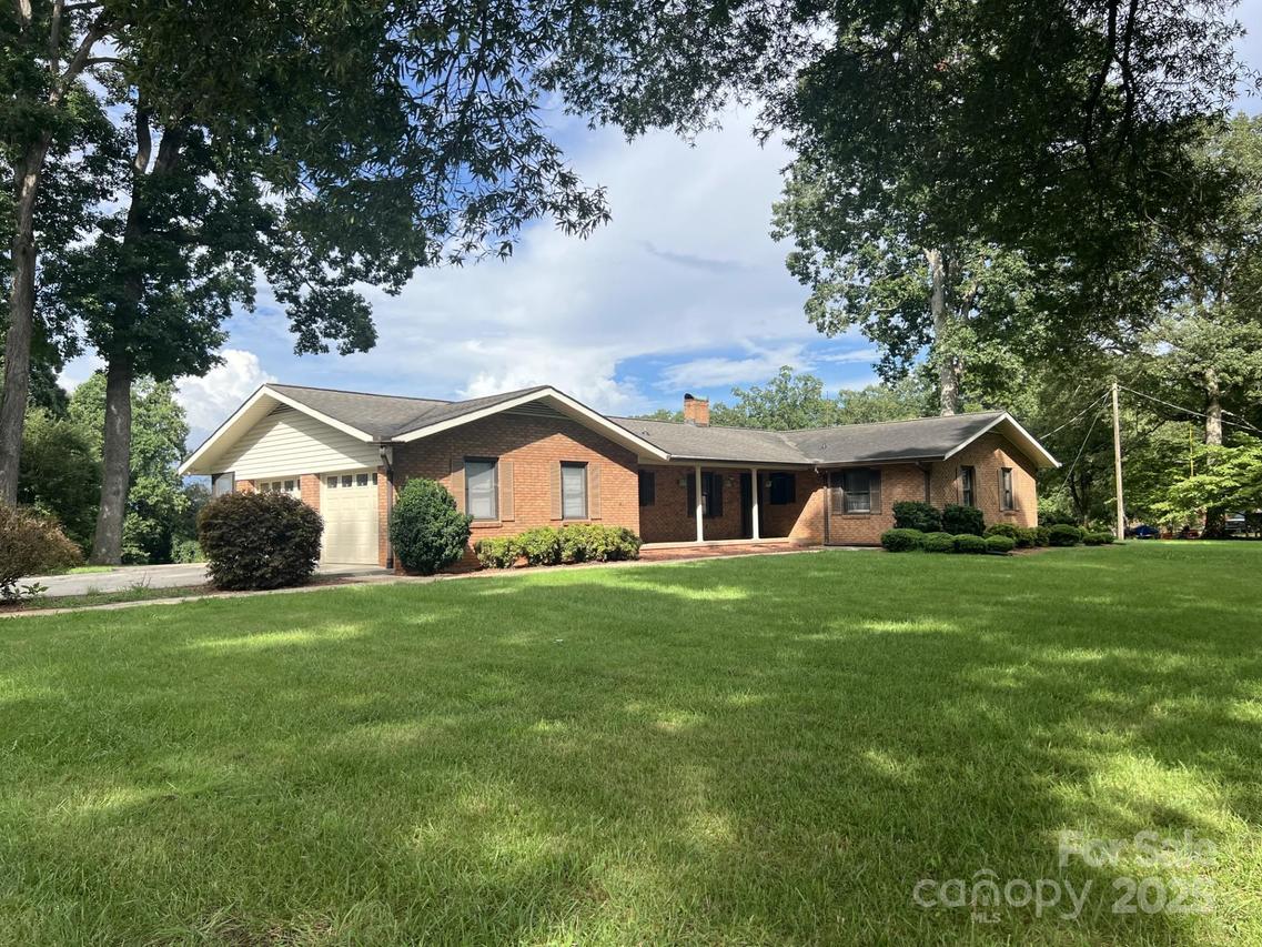 2572 Keisler Dairy Rd., Conover, NC 28613
