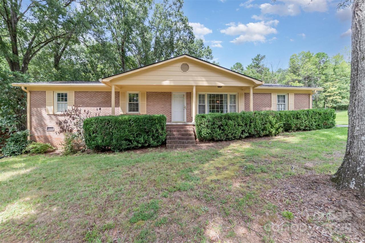 210 Cliffside Dr., Kannapolis, NC 28081