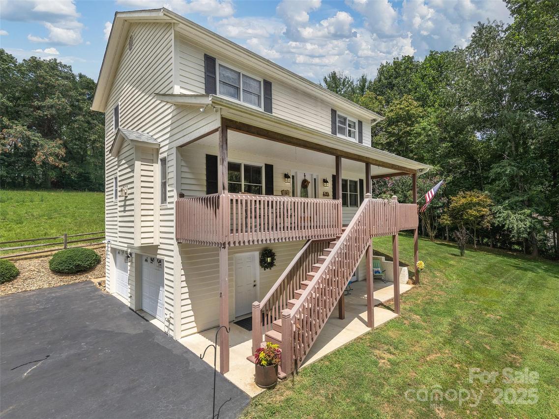 17 Meadow Brook Dr., Fletcher, NC 28732