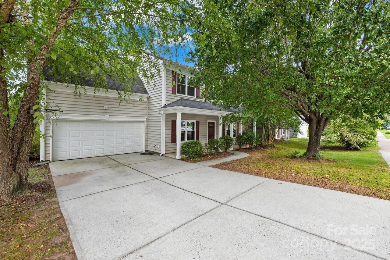 8151 Chatham Oaks Dr., Concord, NC 28027