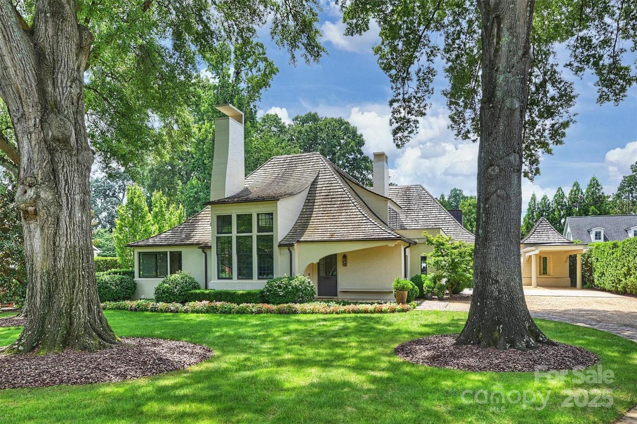 3912 Beresford Rd., Charlotte, NC 28211
