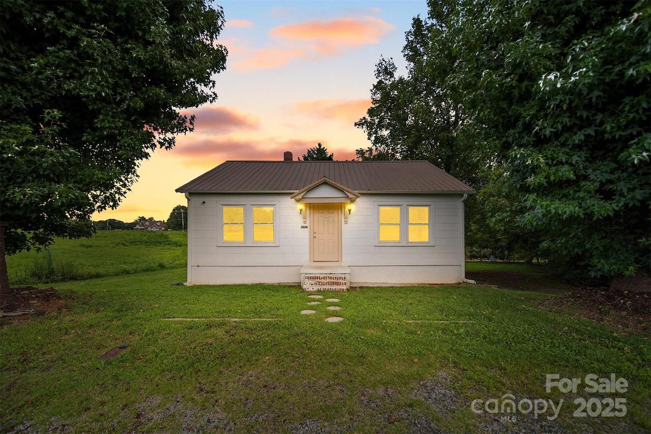 2541 W Nc 10 Hwy., Newton, NC 28658