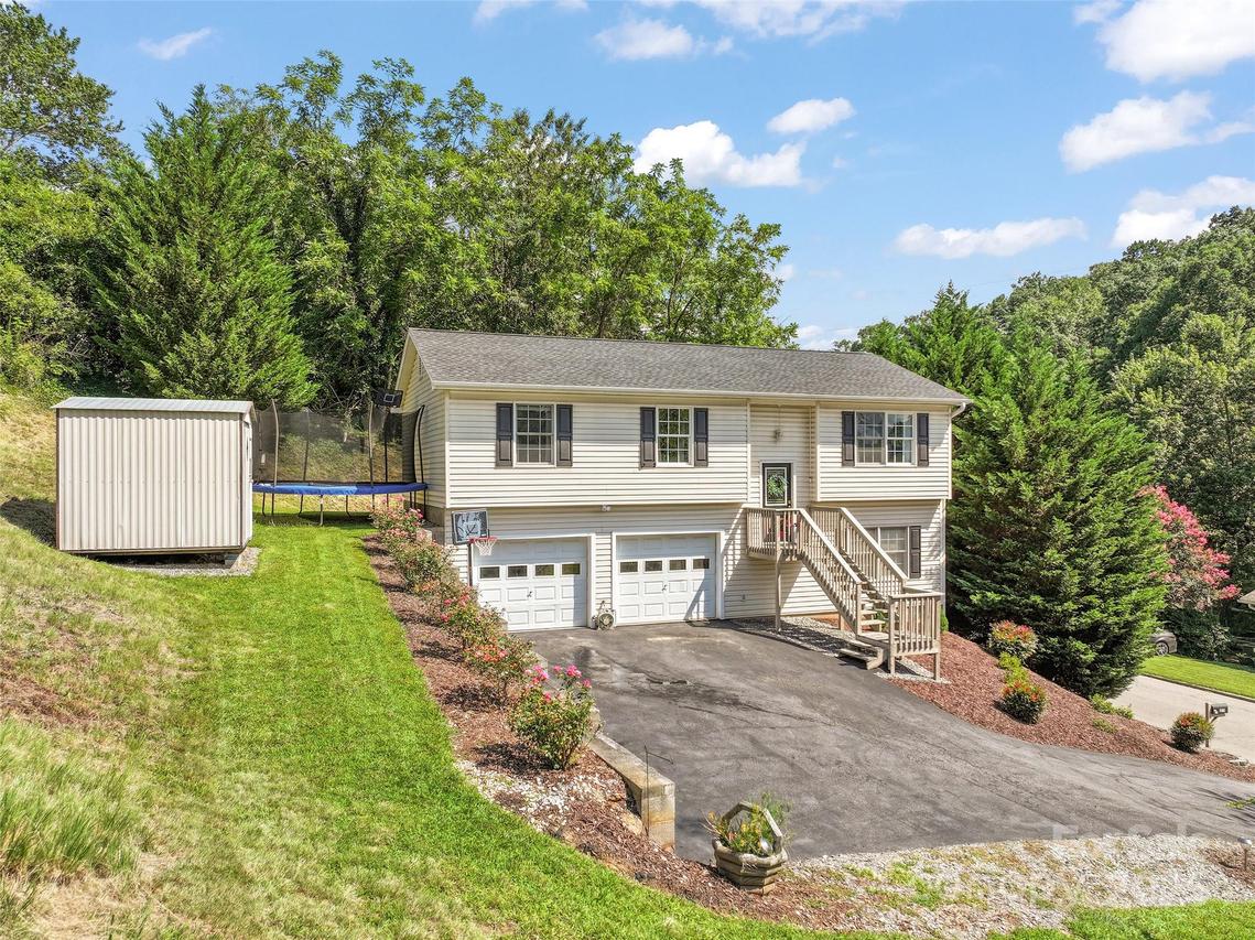 177 Rhoda St., Canton, NC 28716
