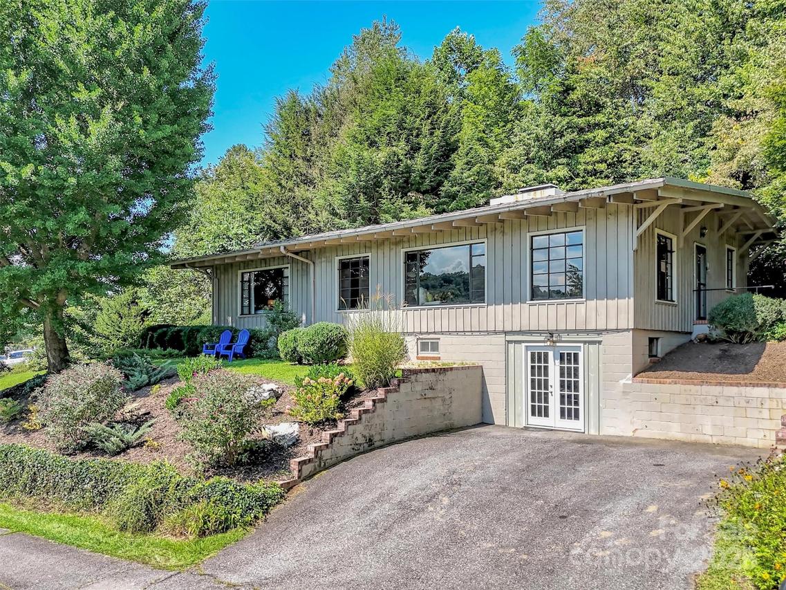 268 Stuart Cir., Lake Junaluska, NC 28745
