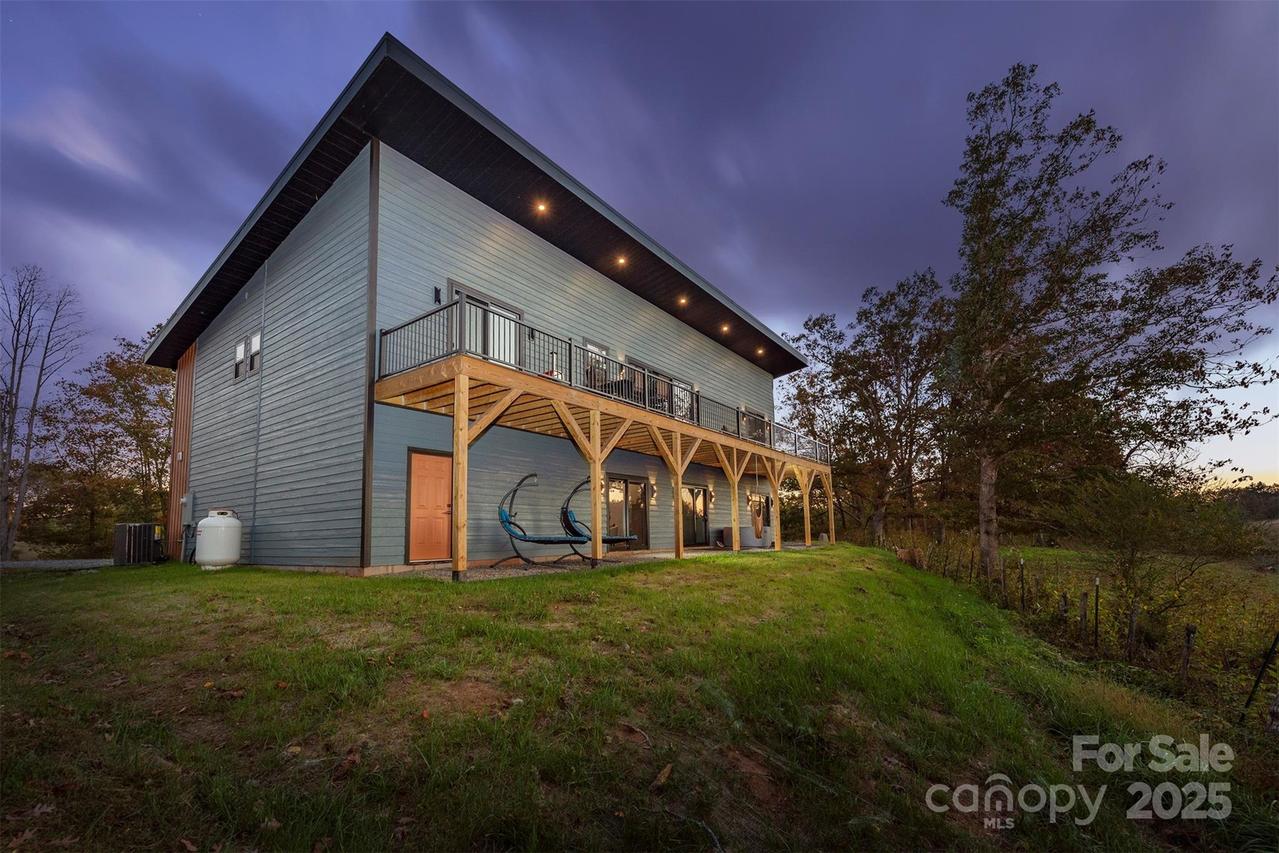 28 Trinity Hills Dr., Weaverville, NC 28787
