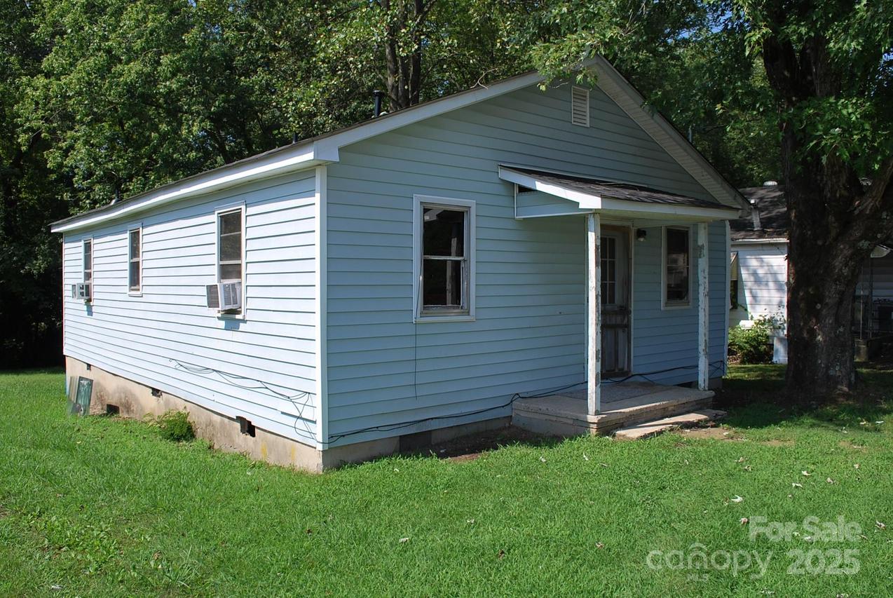 1950 Gay St., Statesville, NC 28625