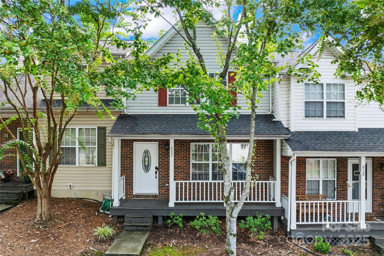 637 Mountainwater Dr., Charlotte, NC 28262
