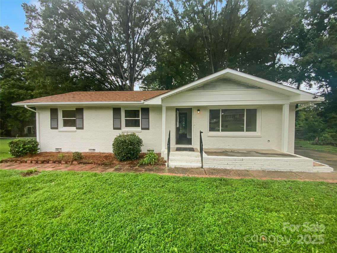 6139 Castle Ct., Charlotte, NC 28213