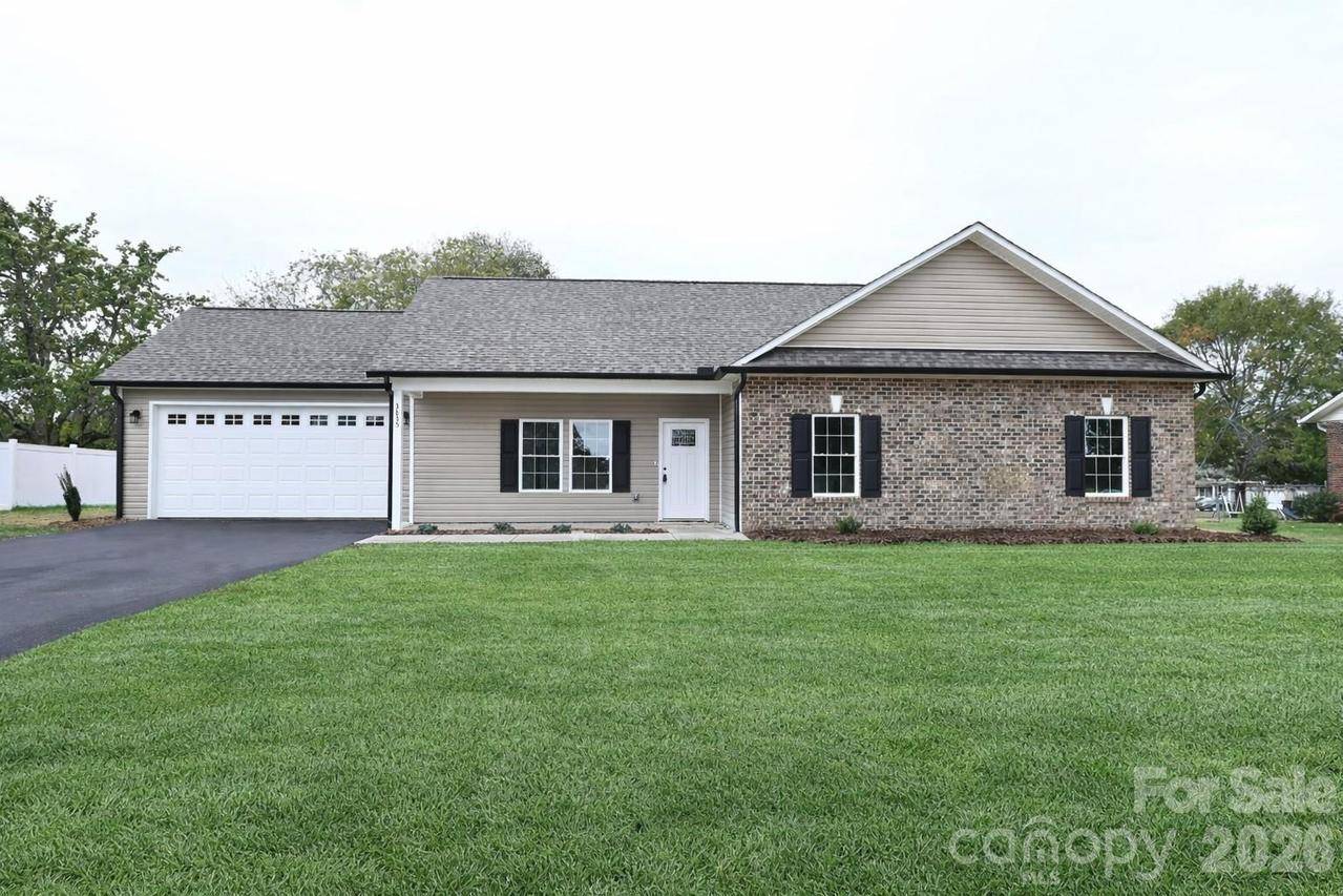 3835 Sulphur Springs Rd., Hickory, NC 28601