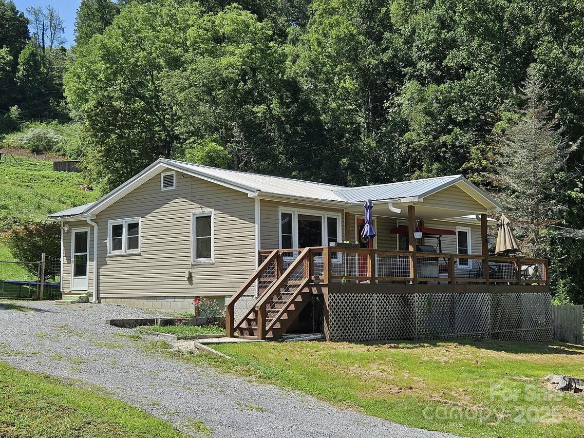 11267 Rush Fork Rd., Clyde, NC 28721