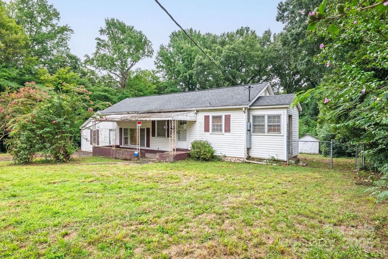 909 Wabash Ave., Charlotte, NC 28208