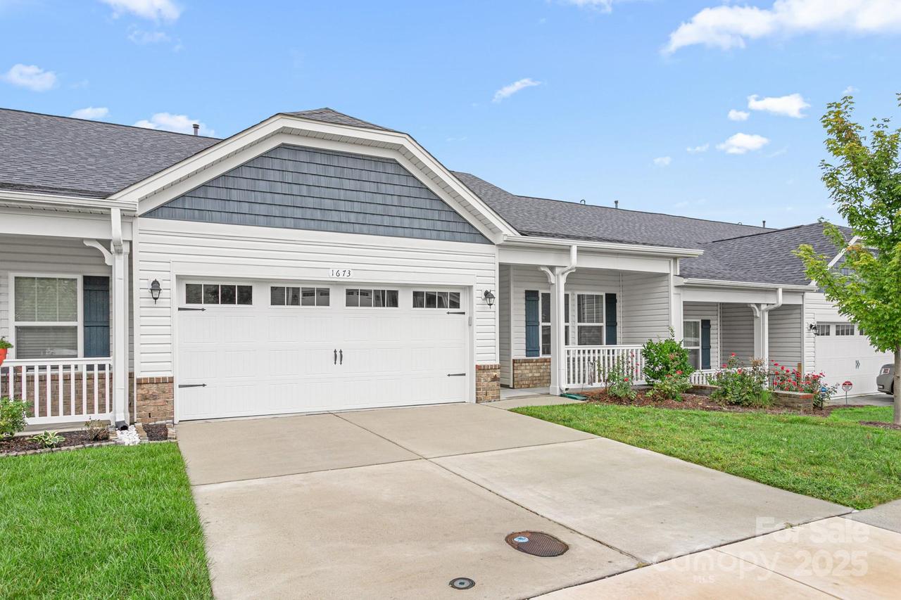 1673 Coopers Hawk Dr., Kernersville, NC 27284