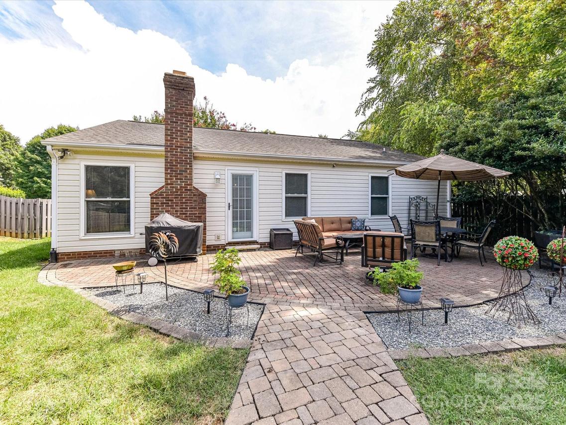 13624 Harvest Point Dr., Huntersville, NC 28078