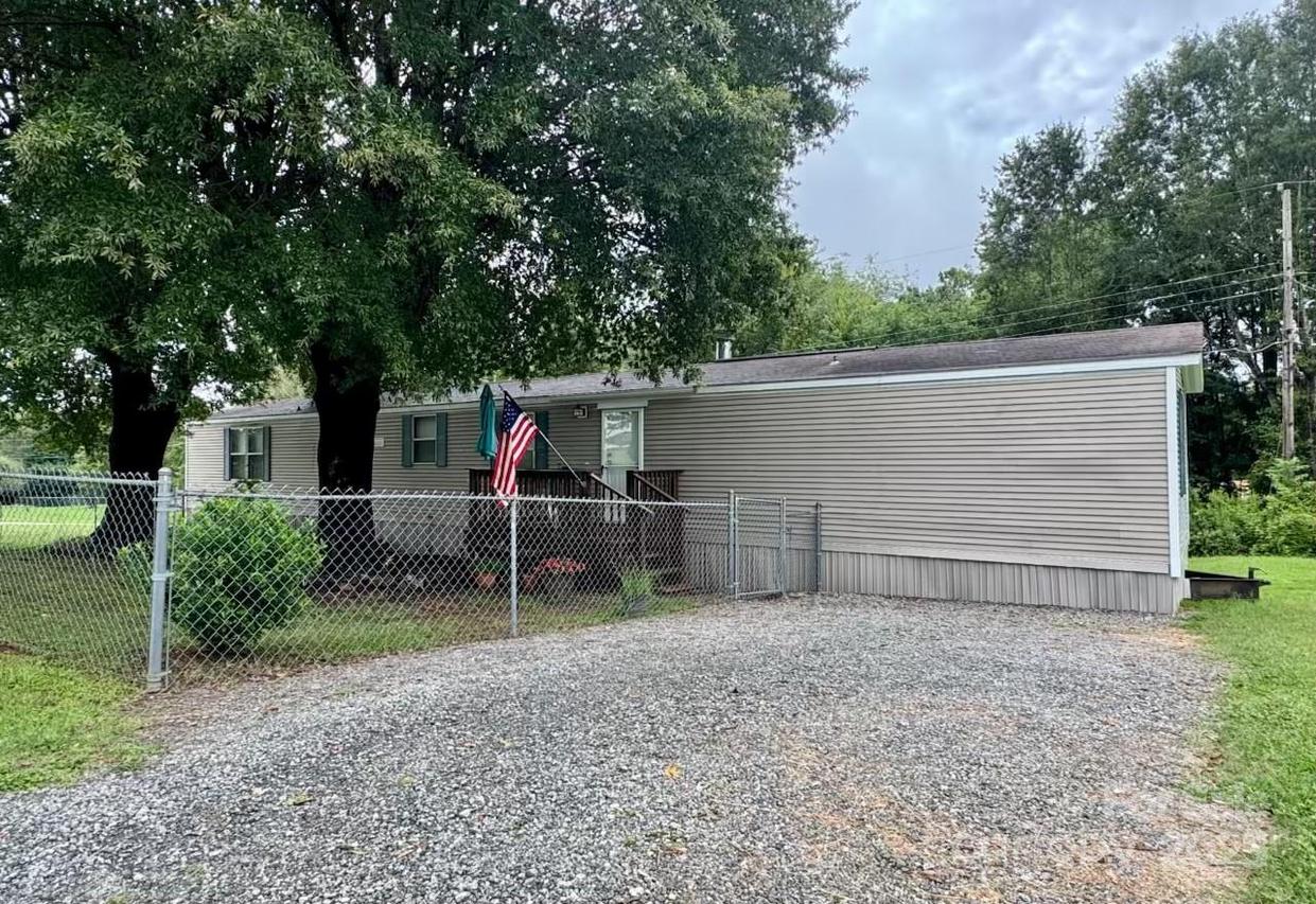 160 Sunset Memorial Rd., Forest City, NC 28043