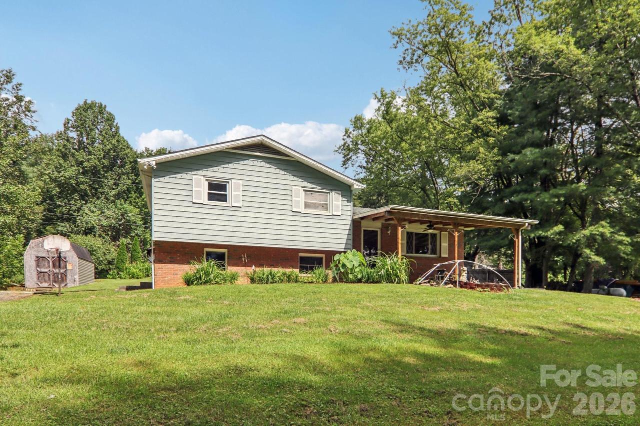 264 Cashdon Dr., Mills River, NC 28759
