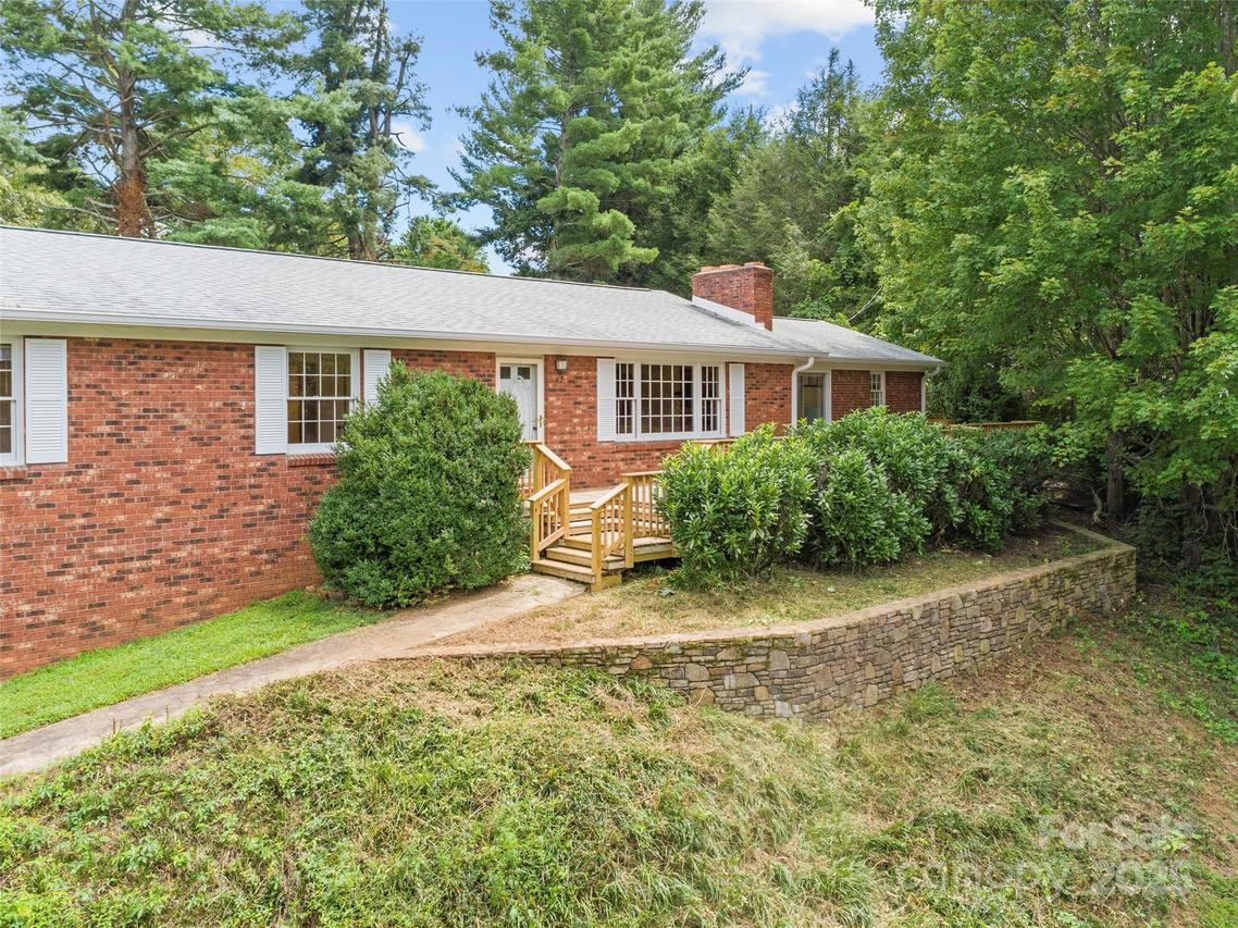 42 Sheppard Dr., Asheville, NC 28806