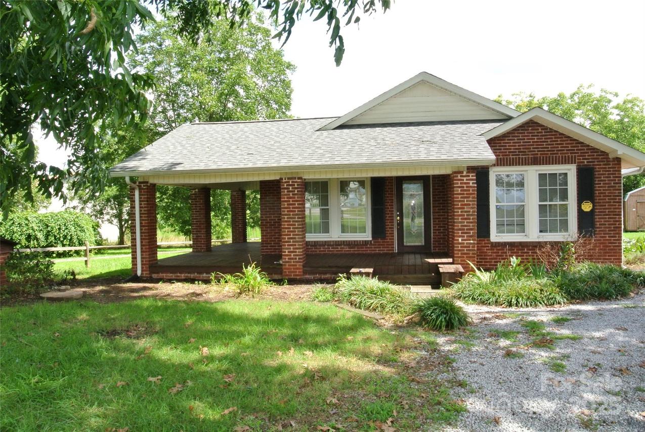 125 Faye Toney Rd., Mooresboro, NC 28114