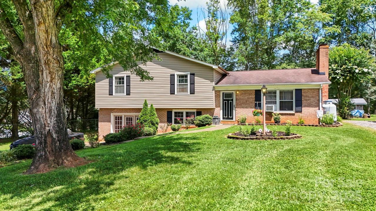 3005 Mac Dr., Hudson, NC 28638