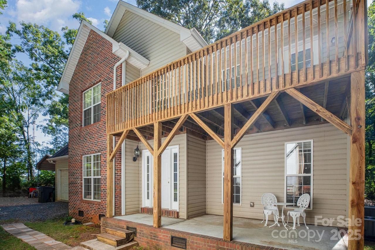 1010 James St., Charlotte, NC 28216