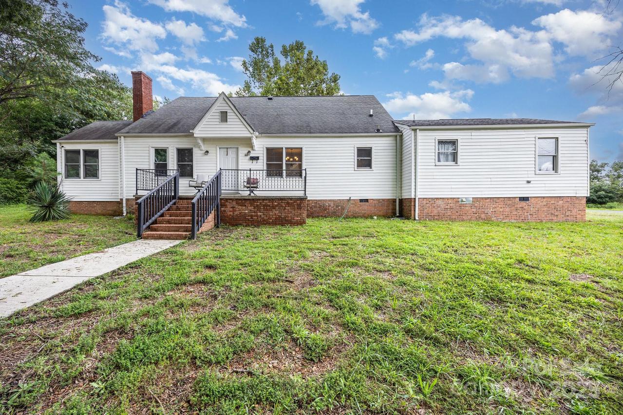 593 Washington Ln., Albemarle, NC 28001