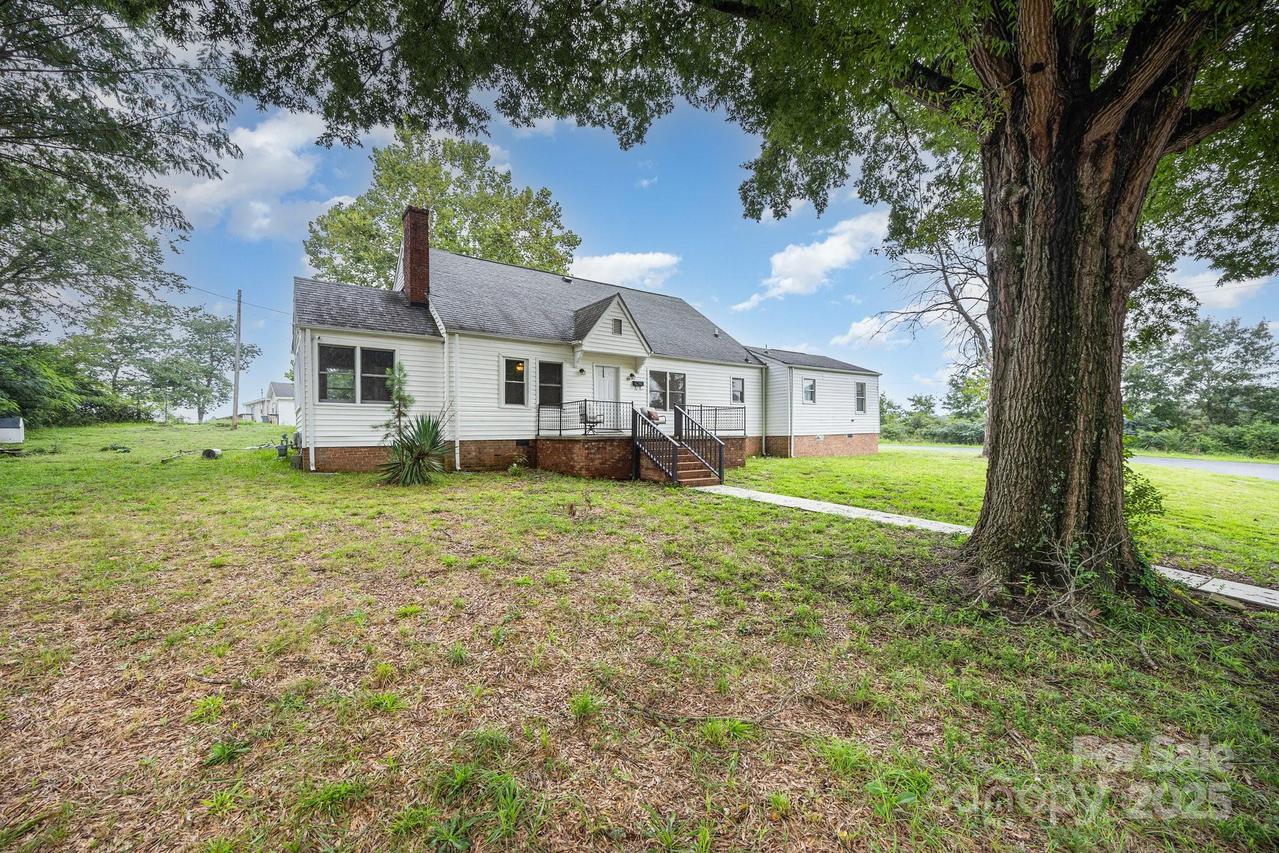 593 Washington Ln., Albemarle, NC 28001