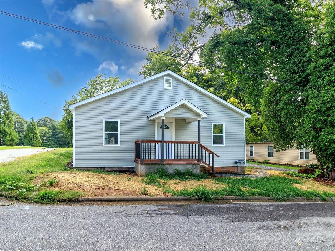 317 S High St., Lincolnton, NC 28092