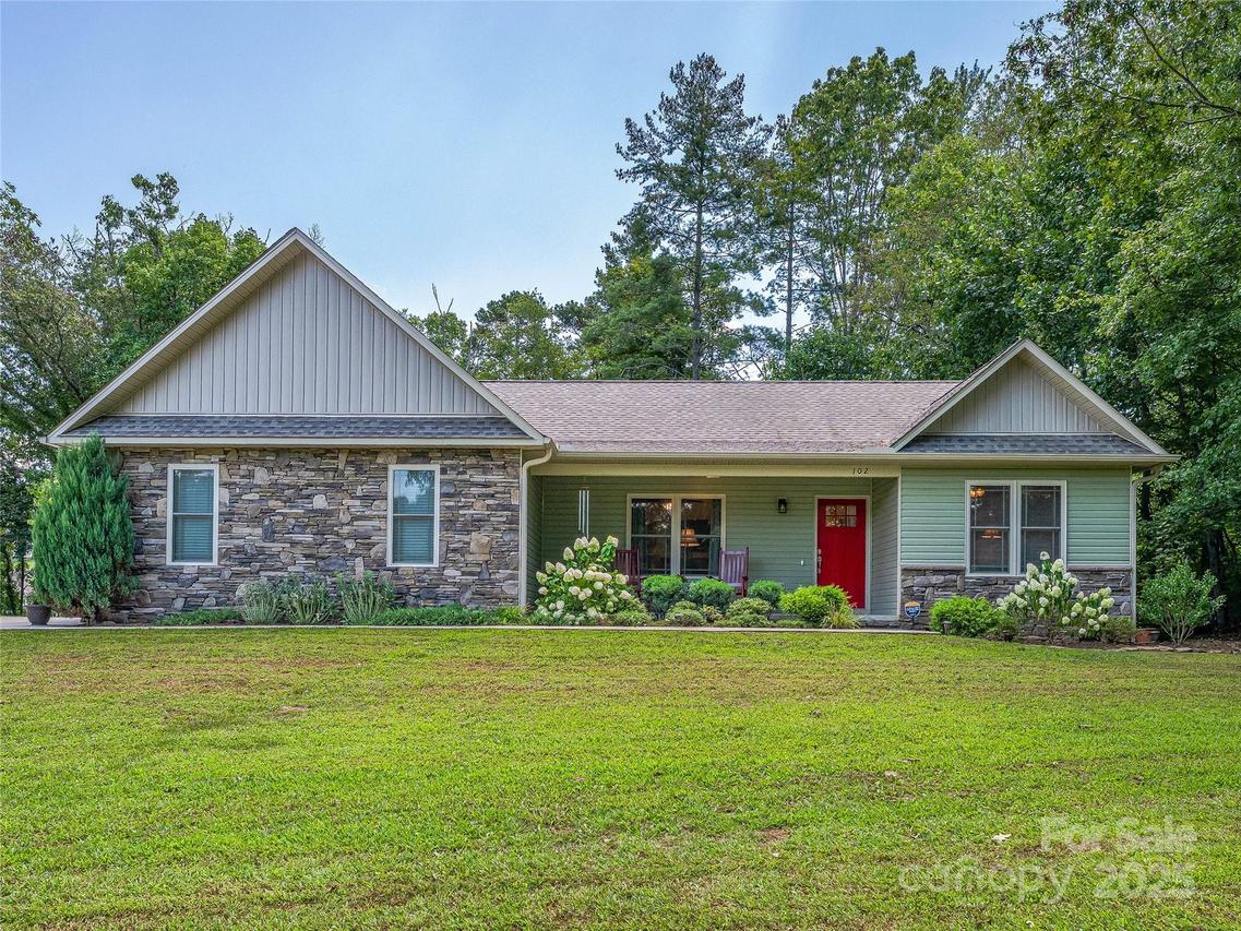 102 Dog Star Ln., Alexander, NC 28701